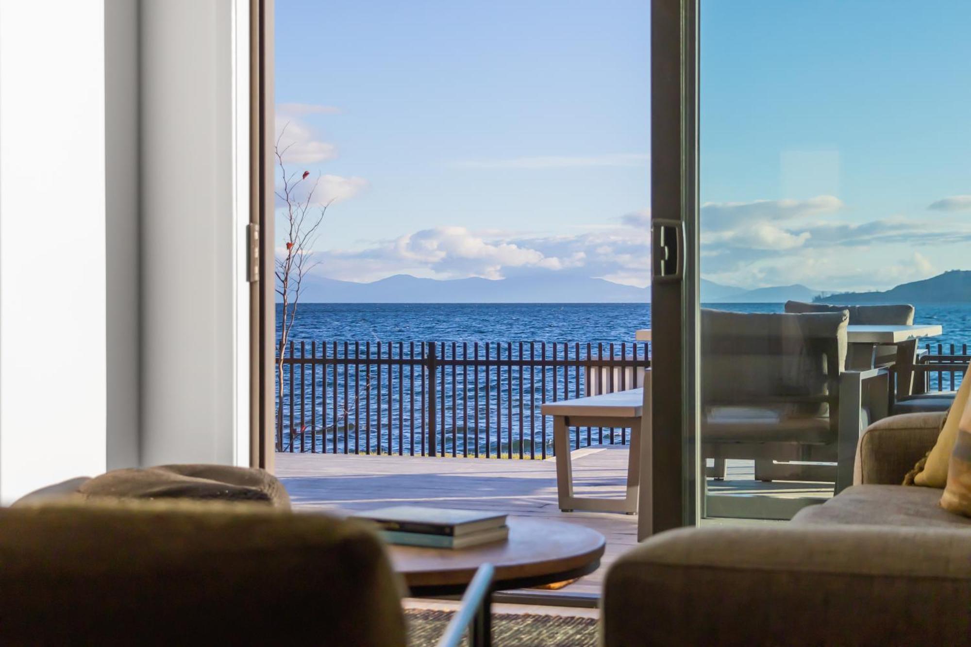 Absolute Lakefront House Taupo Eksteriør billede