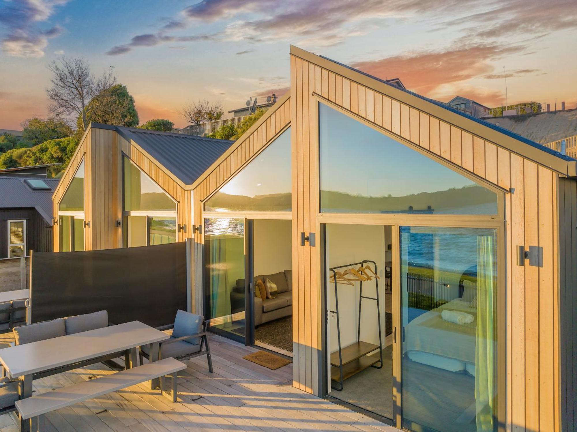 Absolute Lakefront House Taupo Eksteriør billede