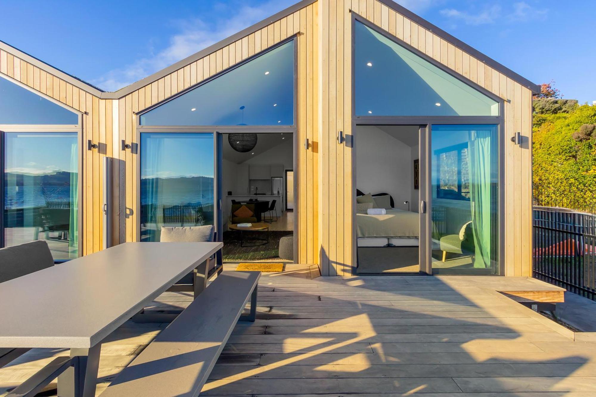 Absolute Lakefront House Taupo Eksteriør billede