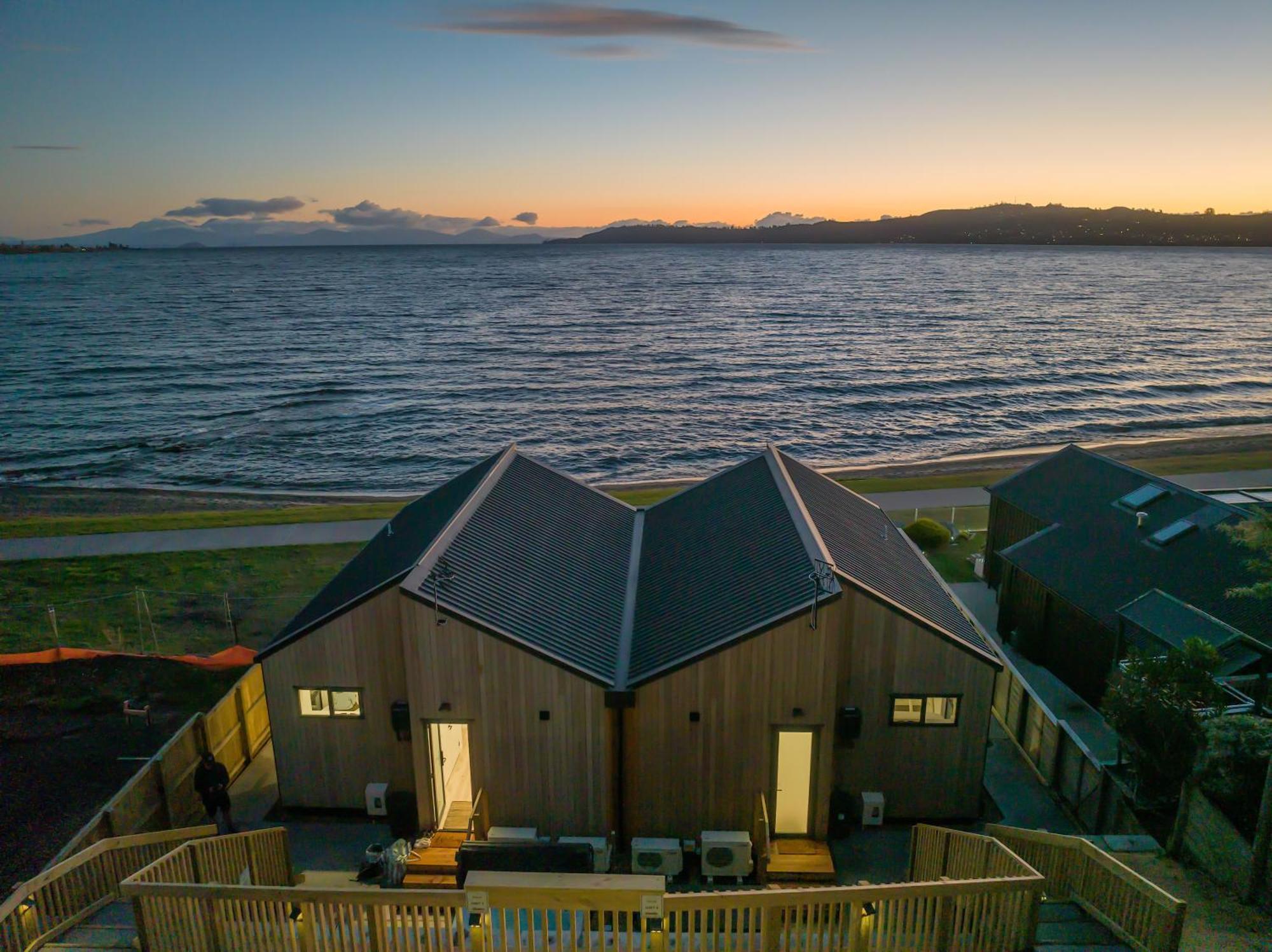 Absolute Lakefront House Taupo Eksteriør billede
