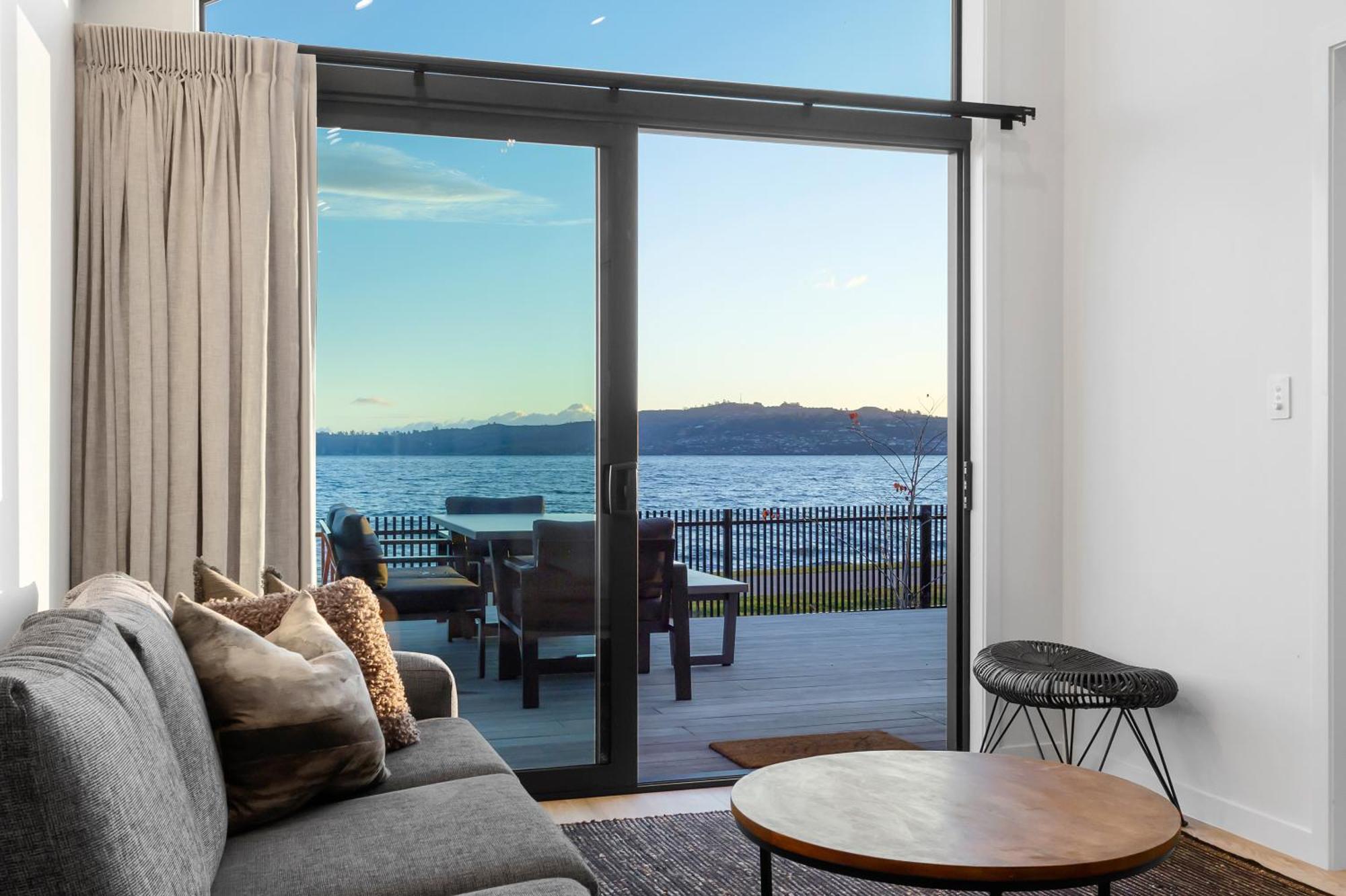 Absolute Lakefront House Taupo Eksteriør billede